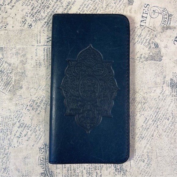 Oberon Handbags - Oberon Design Leather Checkbook Cover